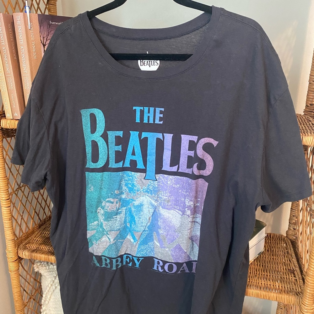 Graphic tee - Picture 2 of 4